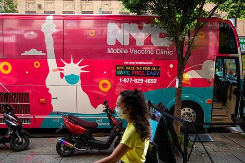 Muốn biết cách Omicron hoành hành? Hãy nhìn New York