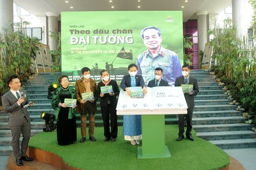 Triển lãm 'Theo dấu chân Đại tướng'