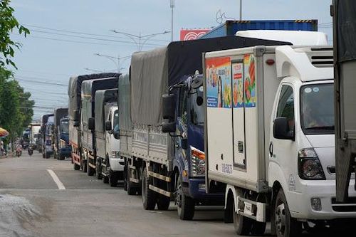 Xử lý các quy định gây khó khăn cho hoạt động sản xuất kinh doanh, lưu thông hàng hóa.