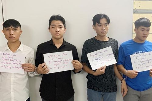 Khởi tố 6 nam thanh niên hành hung 1 cô gái vì cho rằng bị… nhìn đểu