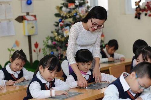 Đưa nội dung quyền con người vào hệ thống giáo dục quốc dân