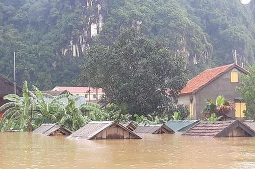 Bão số 9 làm 1 người chết, nhiều nhà hư hại, loạt tàu cá bị chìm