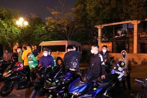 Tạm giữ 69 'xế độ' của nhóm quái xế gây náo loạn đường phố