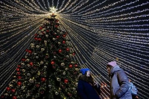 Mátxcơva lung linh ánh đèn chào đón Giáng sinh và năm mới 2022