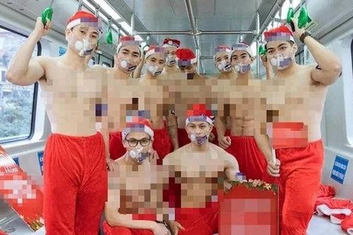 Xử phạt chủ nhãn hàng có hành vi cởi trần quảng cáo trên tàu điện Cát Linh - Hà Đông