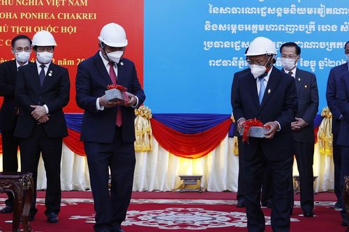 Chủ tịch nước dự Lễ động thổ tòa hành chính mới của Quốc hội Campuchia