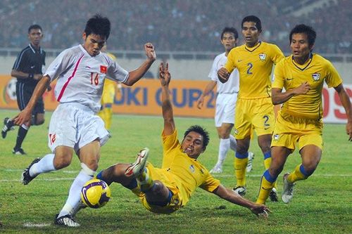 ĐT Việt Nam 2 lần vào chung kết AFF Cup khi Singapore, Thái Lan, Indonesia vượt vòng bảng