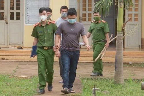 Nhốt con nợ vào chuồng chó, lôi ra rẫy cà phê đánh đập đến tử vong