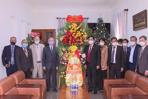 Thường trực Tỉnh ủy Lâm Đồng thăm, chúc mừng Giáng sinh các cơ sở tôn giáo