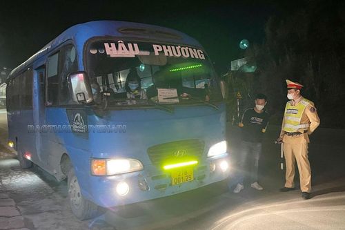 Hiểm họa từ đèn siêu sáng
