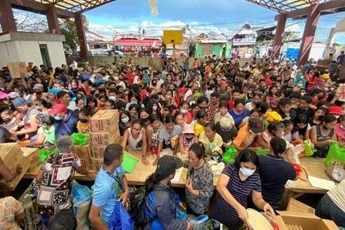 Người dân Philippines khốn khổ sau siêu bão Rai