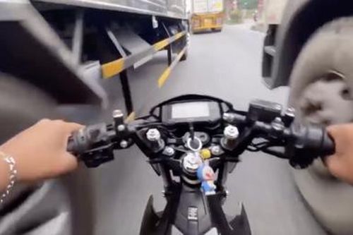 Bức xúc 2 thanh niên đi xe tốc độ cao bị CSGT xử lý, còn đăng clip lên MXH