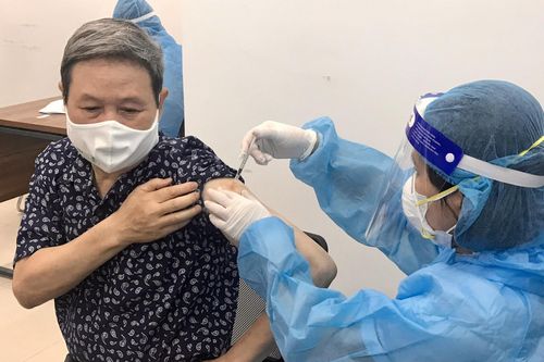 Hà Nội triển khai tiêm mũi 3 vaccine COVID-19
