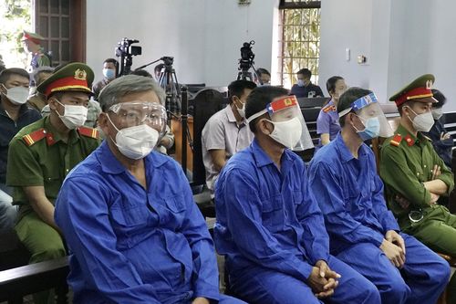 Đại gia xăng dầu Trịnh Sướng bị đề nghị 12-13 năm tù