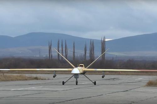 Máy bay không người lái Nga luyện tập tiêu diệt mục tiêu tại Crimea