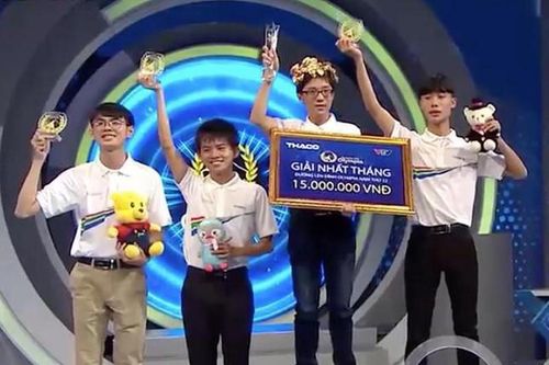 Nam sinh may mắn khi bấm chuông là thua, giành vòng nguyệt quế Olympia