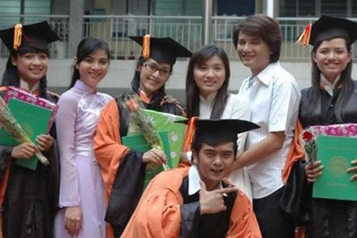 Soi tình duyên của Lê Bê La và dàn diễn viên phim 'Cổng mặt trời'