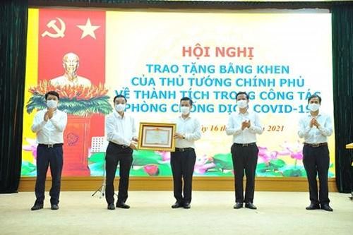 Thủ tướng tặng Bằng khen 43 tập thể, cá nhân xuất sắc trong phòng, chống dịch COVID-19