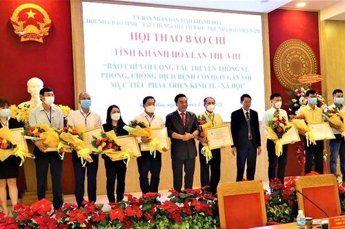 Báo chí đồng hành với các cấp chính quyền thực hiện tốt mục tiêu kép