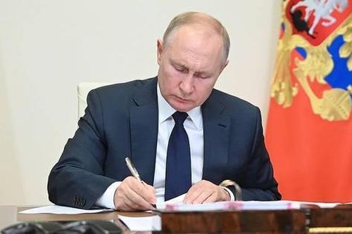 Ông Putin ký luật cấm các thống đốc được gọi là 'tổng thống'