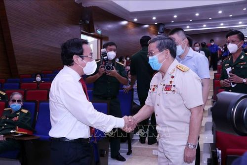 Thành phố Hồ Chí Minh tổ chức gặp mặt cán bộ cao cấp Quân đội nghỉ hưu