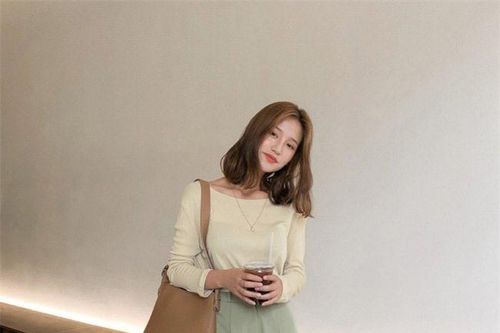 Gợi ý 13 cách mix áo len mỏng cho những ngày đông có nắng chuẩn thanh lịch