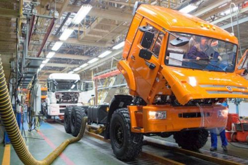 Hãng xe tải Kamaz sẽ thuê nhân công từ nhà tù