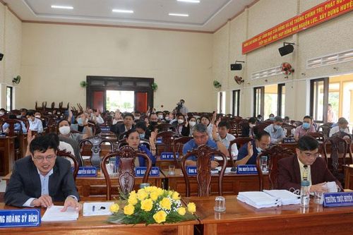 Đại biểu HĐND huyện Lâm Hà chất vấn nhiều vấn đề cử tri quan tâm