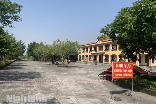 Ngày 21/12, ghi nhận số ca mắc COVID-19 cao nhất, trong đó có nhiều trẻ mầm non