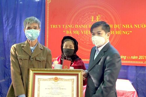 Truy tặng danh hiệu vinh dự Nhà nước 'Bà Mẹ Việt Nam anh hùng' cho mẹ Hà Thị Mua
