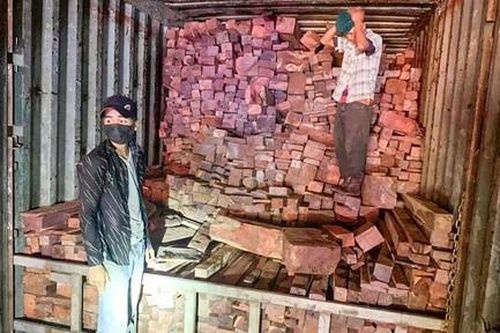 Khởi tố vụ buôn lậu 3,8 tỷ đồng qua cửa khẩu quốc tế