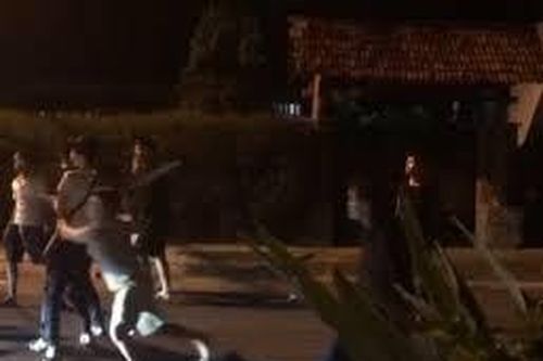 Bị đâm chết vì cho rằng... nhìn đểu