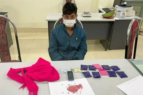 Vận chuyển trái phép gần 2.000 viên ma túy tổng hợp đi giao dịch bị Công an 'tóm sống'