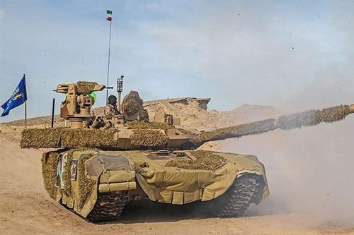 Iran thử nghiệm xe tăng mới trong cuộc tập trận quy mô lớn