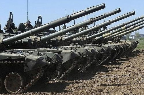 Chuyến tàu thứ 9 chở lô xe tăng T-72 của Nga tiếp tục áp sát Ukraine