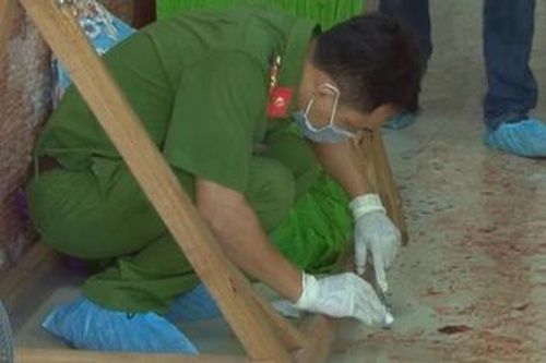 Đâm chết người vì cho rằng bị nhìn 'đểu'