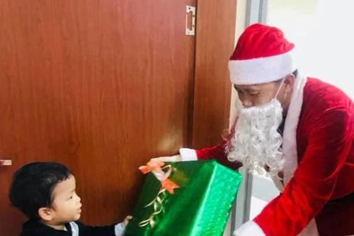 Dịch vụ ông già Noel ế ẩm mùa dịch Covid-19