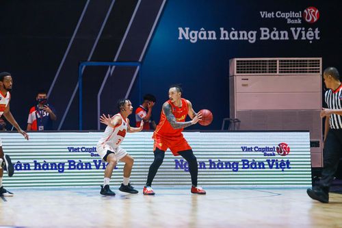 Đội tuyển bóng rổ nam quốc gia giao lưu trực tuyến cùng người hâm mộ