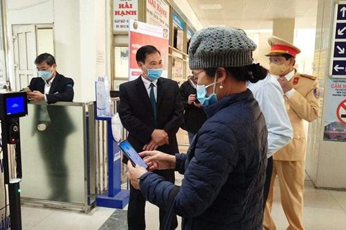 Hà Nội triển khai máy quét mã QR phòng, chống dịch tại các bến xe