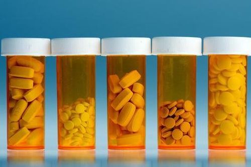 Bé 2 tuổi tử vong sau khi ăn socola giảm cân