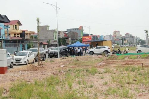 Thổi giá tạo cơn sốt, đất đai quay cuồng sau cú phá đỉnh