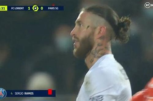 Fan PSG phấn khích... khi Ramos nhận thẻ đỏ