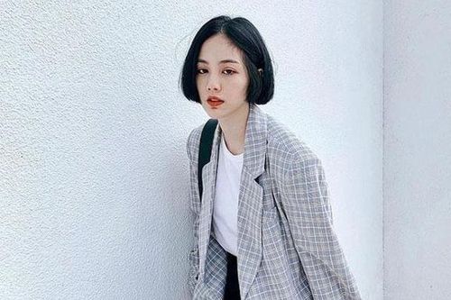 4 cách phối đồ chân ái che khuyết điểm vai rộng giúp nàng tự tin hơn