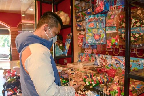 Sôi động thị trường mùa Noel