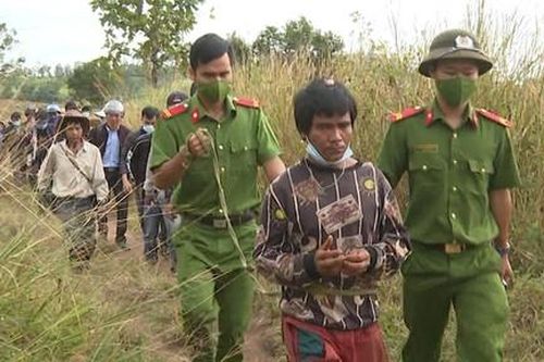 Cái chết bí ẩn dưới chân núi và cuộc truy bắt 'người rừng'
