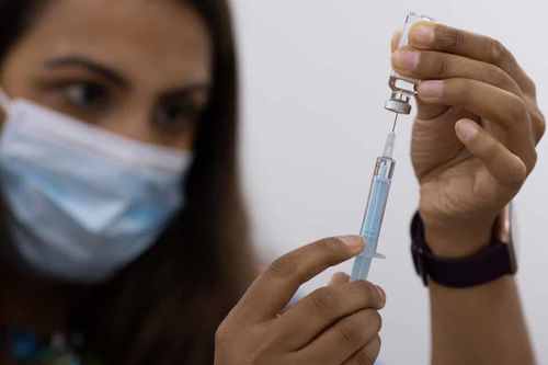 Liều tăng cường vaccine AstraZeneca hiệu quả với biến thể Omicron