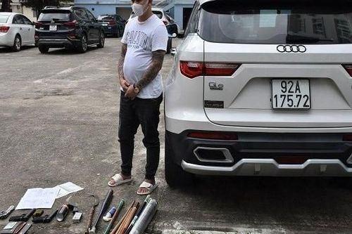 Tạm giữ 5 đối tượng sử dụng vũ khí nóng, cho vay nặng lãi