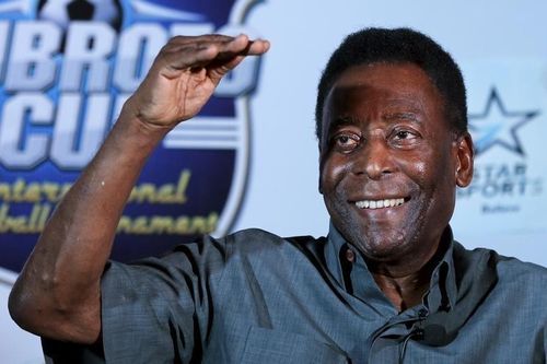 Huyền thoại bóng đá Pele xuất viện