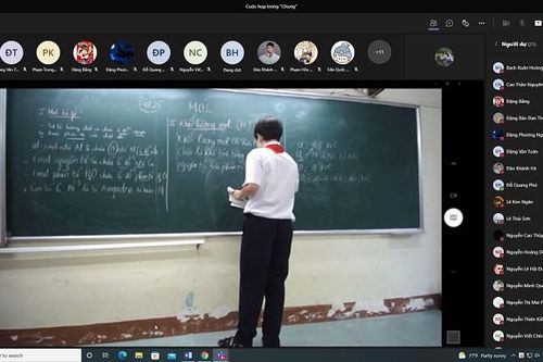 Dạy học '2 trong 1': Không đẩy khó khăn cho học trò