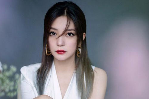 Sau thời gian bị 'phong sát', Triệu Vy bắt đầu xuất hiện trước công chúng